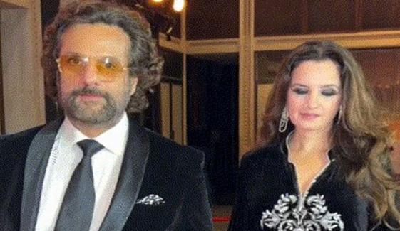 فردین کو ساتھ موجود خاتون سے متعلق وضاحت کرنی پڑ گئی