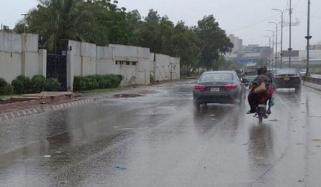 کراچی: شہر کے مختلف علاقوں میں صبح سویرے بارش