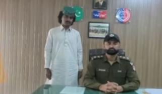 مطلوب ڈاکو منیر نے پولیس کو گرفتاری دیدی