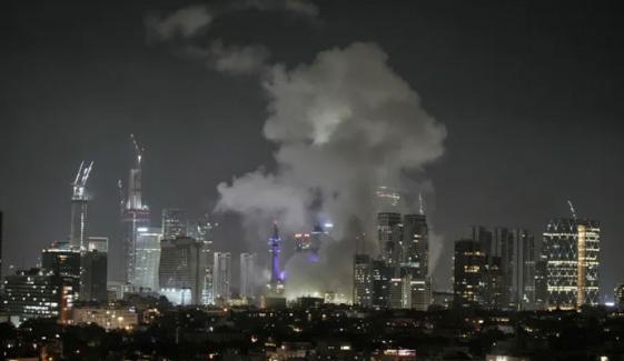 ایران کی اسرائیل پر میزائلوں اور ڈرونز کی بارش، کئی عمارتیں تباہ