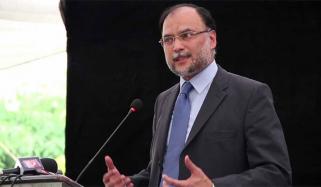 فیلڈ مارشل عاصم منیر ہر دشمن کے دانت کھٹے کررہے ہیں: احسن اقبال