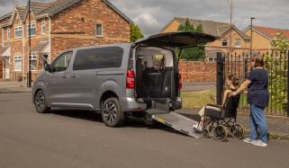 برطانیہ: معذور افراد کی کار اسکیم میں تبدیلیاں، صارفین کے متاثر ہونے کا خدشہ