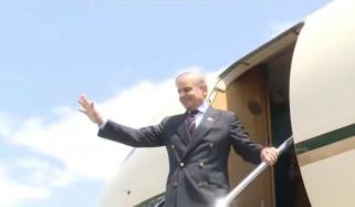 وزیراعظم شہباز شریف ایک روزہ دورے پر کراچی پہنچ گئے