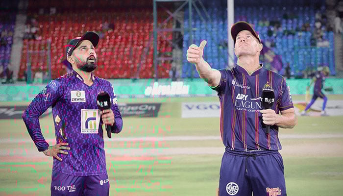 پی ایس ایل 11، کوئٹہ گلیڈی ایٹرز کا کراچی کنگز کیخلاف ٹاس جیت کر فیلڈنگ کا فیصلہ