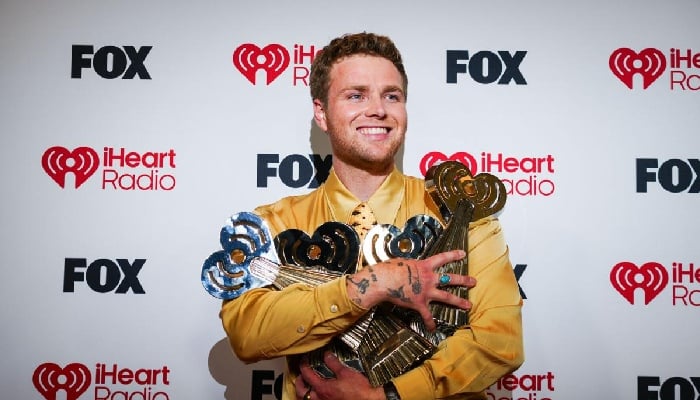 Alex Warren claims 4 standout wins at iHeartRadio Music Awards 2026