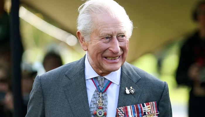 King Charles clumsy moment during surprise royal visit catches all off guard