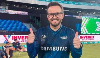 پاکستان کرکٹ ٹیم کے ہیڈ کوچ مائیک ہیسن کی لاہور کے مقامی اسپتال میں کامیاب سرجری