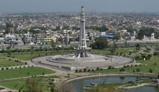 لاہور: ڈی ایس پی نے شہری سے 3 کروڑ روپے مالیت کی گاڑی ہتھیالی، مقدمہ درج 