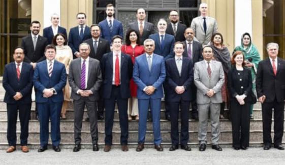 اسلام آباد: برطانوی میجر جنرل ٹام بیٹمین و افغانستان کیلئے خصوصی ایلچی رچرڈ لنزے کی پاکستان ریجنل اسٹیبلیٹی کانفرنس میں شرکت