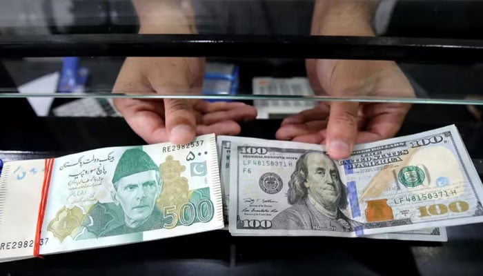 حکومت کا پاکستانیوں کے 20 ارب ڈالرز باہر سے واپس لانے پر غور