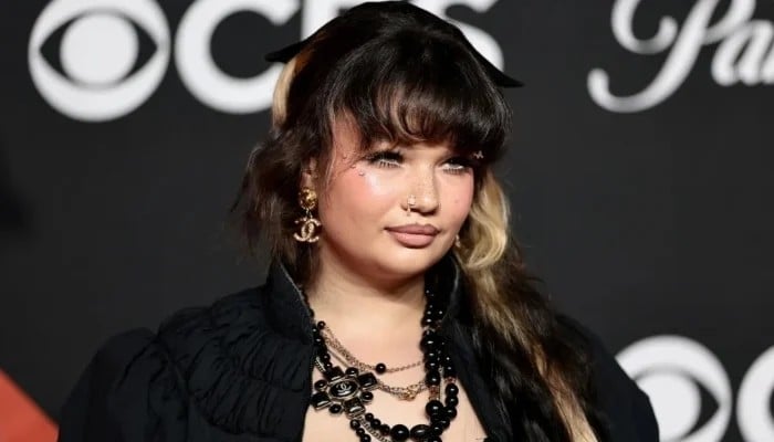 Lola Young makes major confession about addiction months after collapsing on stage