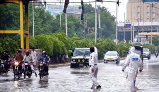 کراچی میں تیز ہوائیں چلنے کا سلسلہ جاری، بارش کا امکان