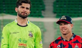 پی ایس ایل 11: لاہور قلندرز کا کراچی کنگز کیخلاف ٹاس جیت کر بیٹنگ کا فیصلہ