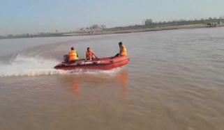 سجاول: دریائے سندھ میں تیز ہواؤں کے باعث کشتی الٹ گئی، 4 افراد لاپتہ