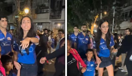 مہیکا شرما ہاردک پانڈیا کے بیٹے کو فوٹوگرافرز سے بچاتی رہیں