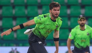  لاہور قلندرز نے شاہین آفریدی پر 10 لاکھ روپے جرمانہ لگادیا