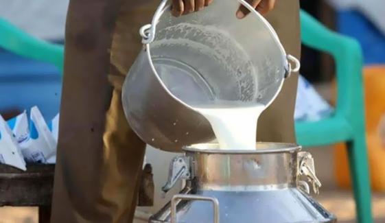 کراچی: دودھ کی قیمت میں فی لیٹر 20 روپے اضافہ کردیا گیا