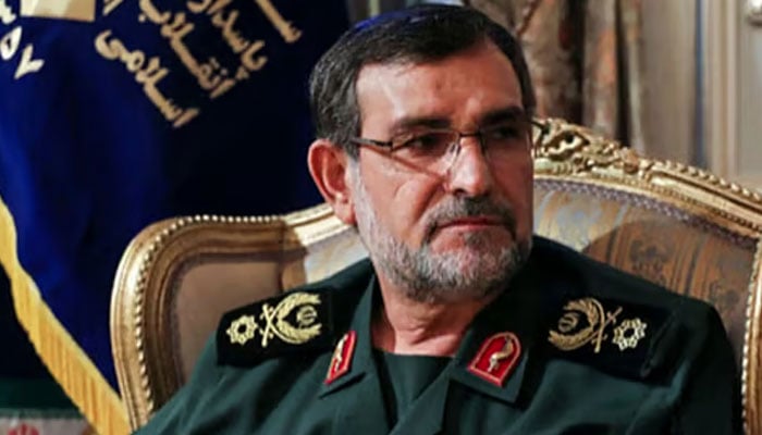 رئیر ایڈمرل علی رضا تنگسیری کی میت بندر عباس سے تہران منتقل