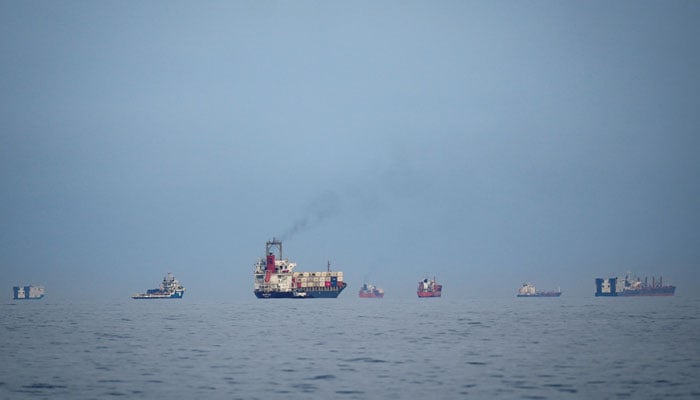 آبنائے ہرمز میں مختلف ممالک کے 3 ہزار جہاز پھنسے ہوئے ہیں