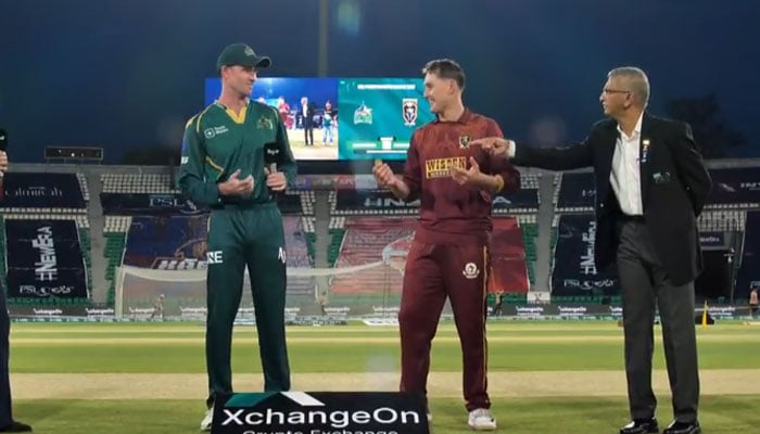 پی ایس ایل 11: حیدرآباد کنگزمین کا ملتان سلطانز کیخلاف ٹاس جیت کر بیٹنگ کا فیصلہ