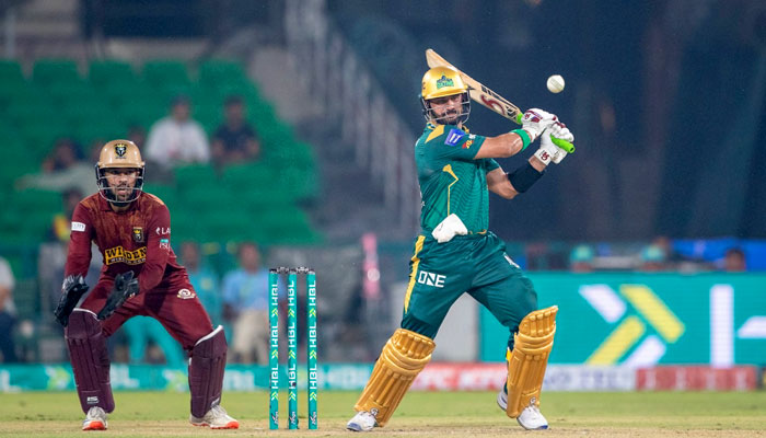 صاحبزادہ فرحان نے 106 رنز کی ناقابلِ شکست اننگز کھیلی۔ - فوٹو بشکریہ پی ایس ایل / ایکس