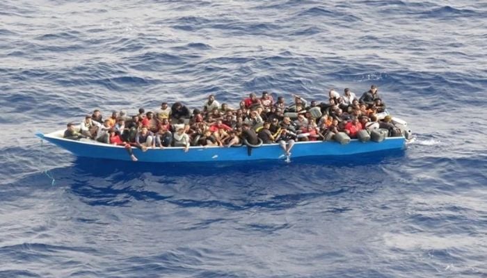 18 dead after migrant boat sinks off Turkeys Aegean coast