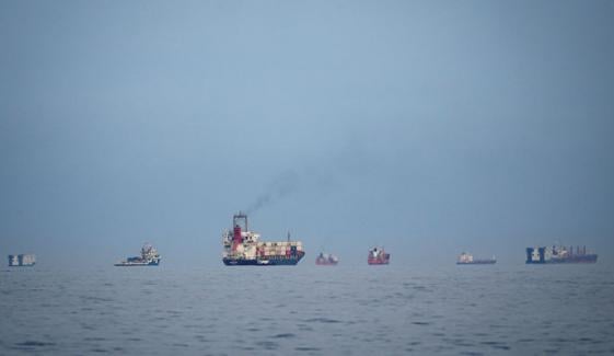 آبنائے ہرمز میں مختلف ممالک کے 3 ہزار جہاز پھنسے ہوئے ہیں