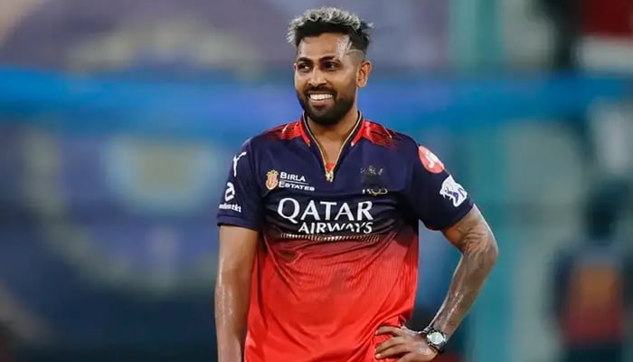 سری لنکن فاسٹ بولر نوان تھشارا—فائل فوٹو