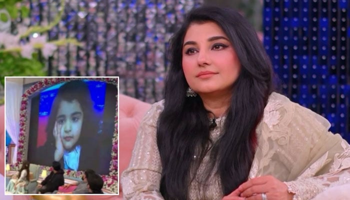 شو میں بچپن کی غلط تصویر دکھانے پر جویریا مشکل میں آگئیں