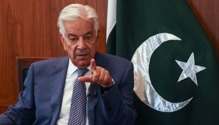 بھارت کی طرف سے اس نوعیت کی دھمکی آمیز زبان نئی نہیں بلکہ ایک متوقع جاہلانہ حرکت ہے، خواجہ آصف - فوٹو: فائل