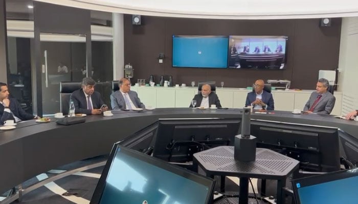 پی آئی اے کنسورشیم کے اعلیٰ سطح وفد کی ملائیشا کی ایئر ایشیا گروپ انتظامیہ سے ملاقات