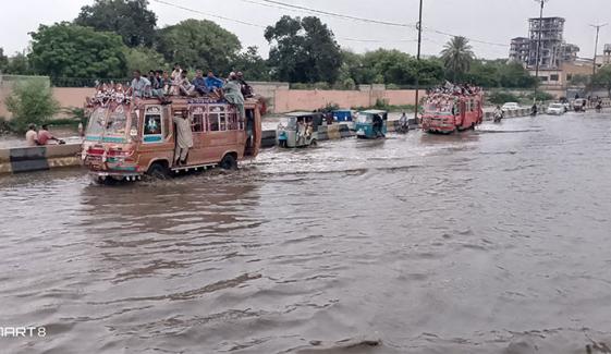 کراچی: تیز ہواؤں، بارش اور حادثات، 5 افراد جاں بحق، 3 زخمی