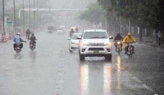 کراچی: بارش کے بعد موسم خوشگوار، مزید تیز بارش کا بھی امکان