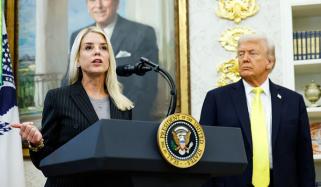 ڈونلڈ ٹرمپ نے اٹارنی جنرل پام بونڈی کو اچانک عہدے سے ہٹا دیا 