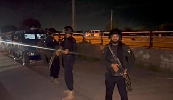 خودکش حملہ آور نے بنوں میں تھانے کے باہر سول آبادی کو نشانہ بنایا: سیکیورٹی ذرائع