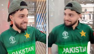 بھارت میں پاکستانی کرکٹ ٹیم کی جرسی پہنے غیر ملکی کی ویڈیو وائرل، صارفین کے دلچسپ تبصرے
