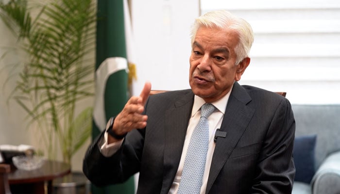 وزیرِ دفاع خواجہ آصف— فائل فوٹو