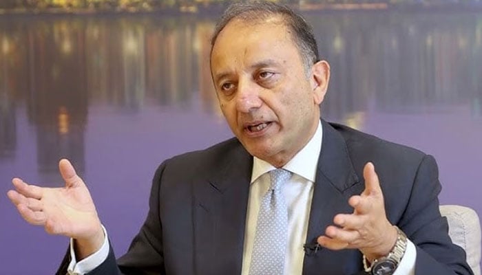 کب تک پیٹرولیم مصنوعات مہنگا خرید کر سستا بیچتے چلے جائیں؟مصدق ملک کا سوال