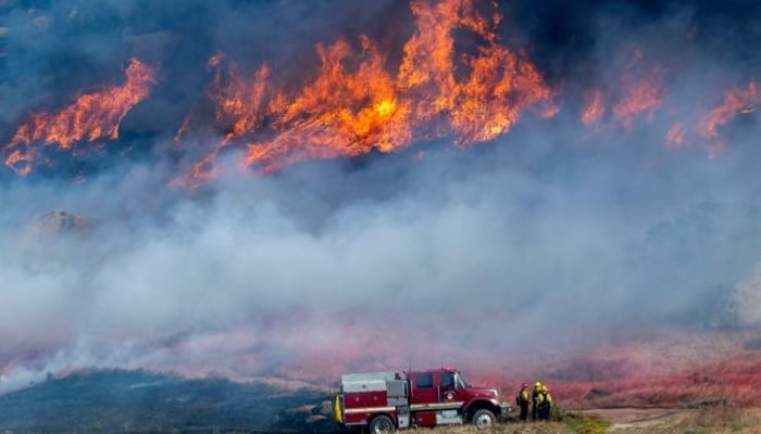 Raging wildfire in Southern California triggers evacuations