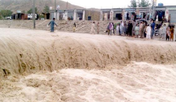 خیبر: پاک افغان شاہراہ پر گاڑی سیلابی ریلے میں بہہ گئی، 3 لاشیں نکال لی گئیں