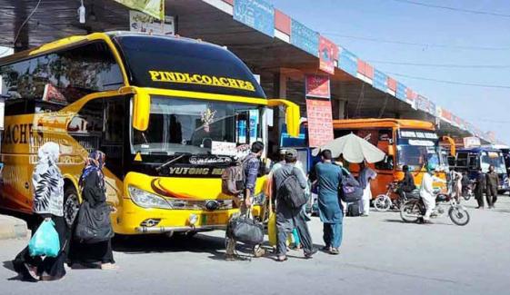 کراچی: نجی بس مالکان نے کرایوں میں اضافہ کردیا