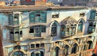 پشاور: گزشتہ روز کے زلزلے سے راج کپور کی حویلی کو نقصان