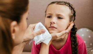 گرمیوں میں ناک سے خون آنا معمولی بات یا خطرے کی علامت ہے؟ 