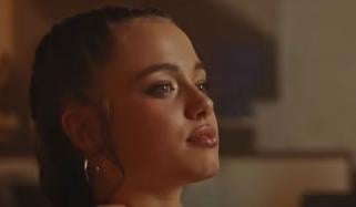 اینجلینا جولی اور بریڈ پٹ کی بیٹی بھی اسٹار بن گئیں