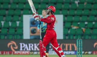 پی ایس ایل 11: اسلام آباد یونائیٹڈ نے راولپنڈیز کو 7 وکٹوں سے ہرا دیا