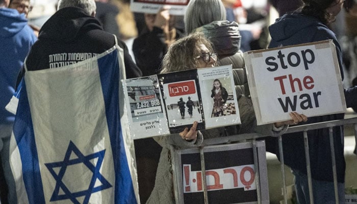 اسرائیل میں سیکڑوں افراد ایران جنگ کے خلاف سڑکوں پر نکل آئے