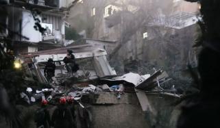 اسرائیل میں ایرانی بیلسٹک میزائل حملے سے 7 منزلہ عمارت زمین بوس ہوگئی، 4 افراد زخمی 