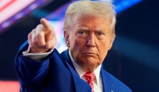 ٹرمپ ذہنی عدم توازن کا شکار اور خطرناک ہوچکے ہیں، امریکی سینیٹر 