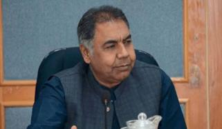 ہم 75 سال سے سن رہے ہیں، ملک نازک موڑ پر کھڑا ہے جو ختم ہی نہیں ہو رہا: سینیٹر سیف اللّٰہ ابڑو