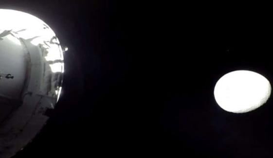 چاند کے گرد تاریخی مشن: آرٹیمس II نے انسان کے زمین سے سب سے دور سفر کا ریکارڈ توڑ دیا